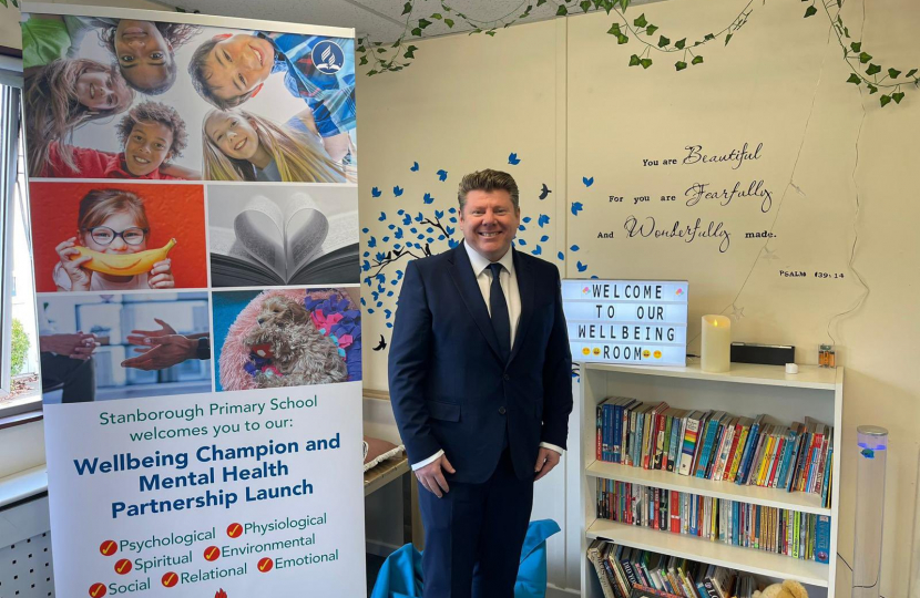 Dean Russell MP visits Stanborough Primary School to mark Children’s Mental Health Week.